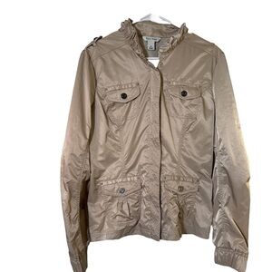 WHITE HOUSE BLACK MARKET Women’s Beige Zip/Snap Jacket, Size 14, Ruffle Collar